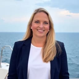 Jocelyn Arhur Headshot