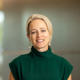 Kathryn Scott Headshot