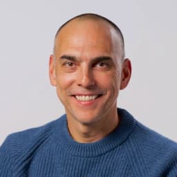 Paco Toledo Revlon 2025